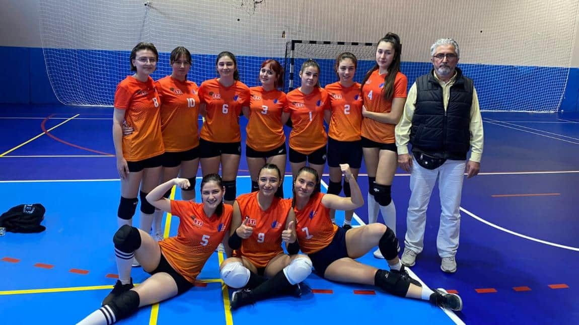 KIZ VOLEYBOL TAKIMIMIZ GRUP BİRİNCİSİ Eskişehir Eti Sosyal